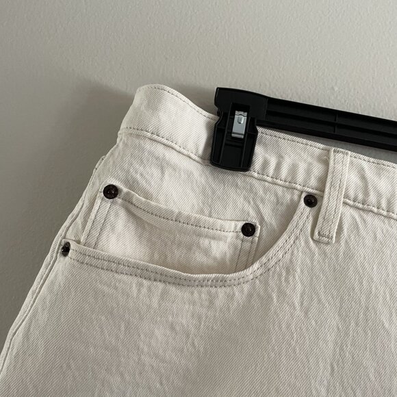 Abercrombie & Fitch Wmn Plus 37/24 Off White Curve Love High Rise Mom Short NWOT - Picture 5 of 10